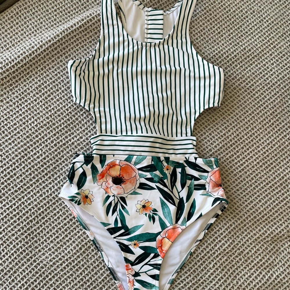 CUPSHE XS swimsuit